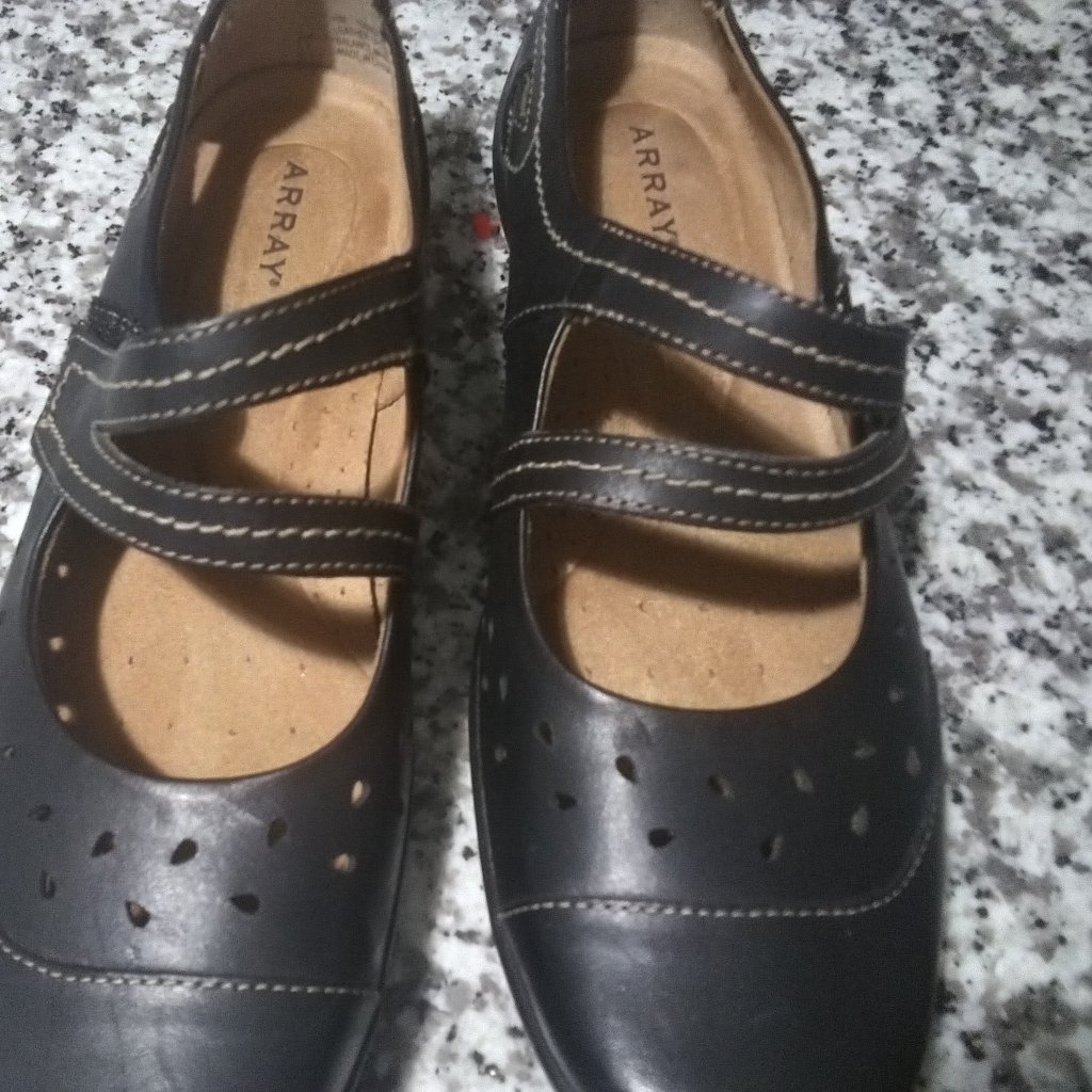 Array Round Toe Casual Walkers
